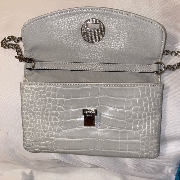 Anne Klein clutch bag with silver chain new with no tag. - Picture 2 of 12